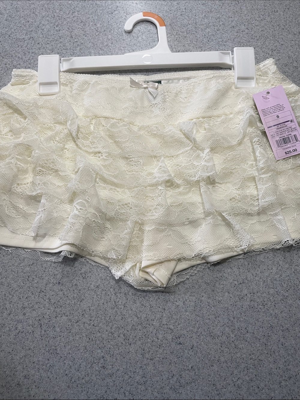 wild fable Cream Lace Ruffle Shorts Small